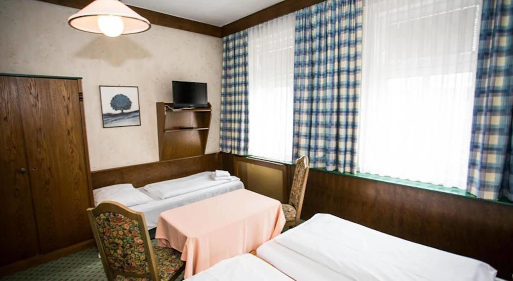 Hadrigan Hotel